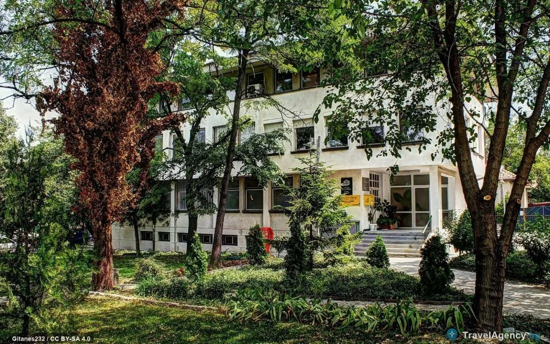 Вилната зона на Белащица сред зеленина