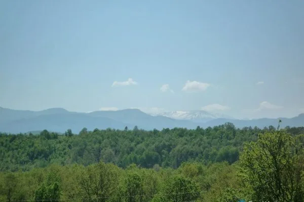 Панорама към връх Вежен