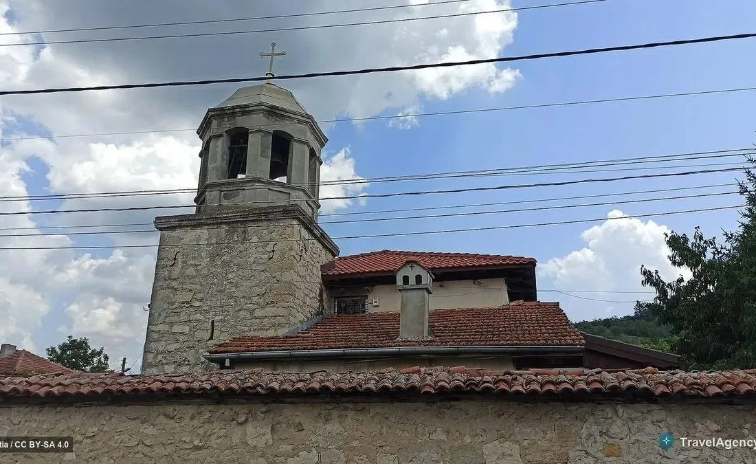 Каменен селски храм в Добруджа край Генерал Киселово