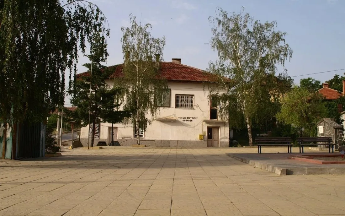 Площадът на Овчарци