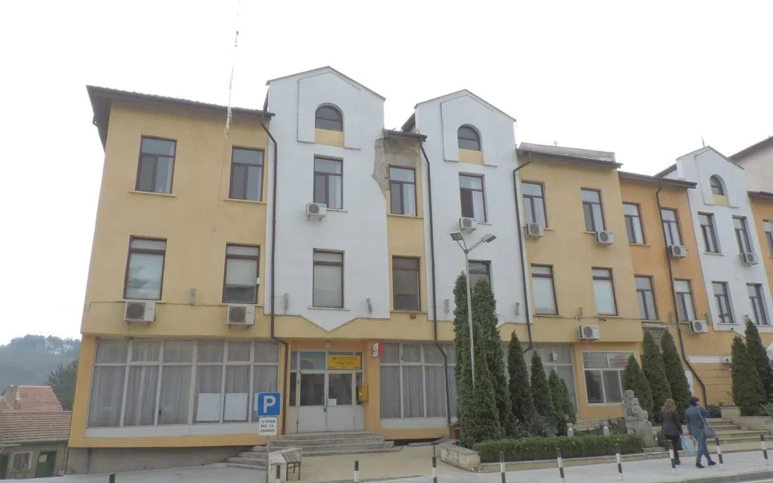 Сградата на общината в Димово