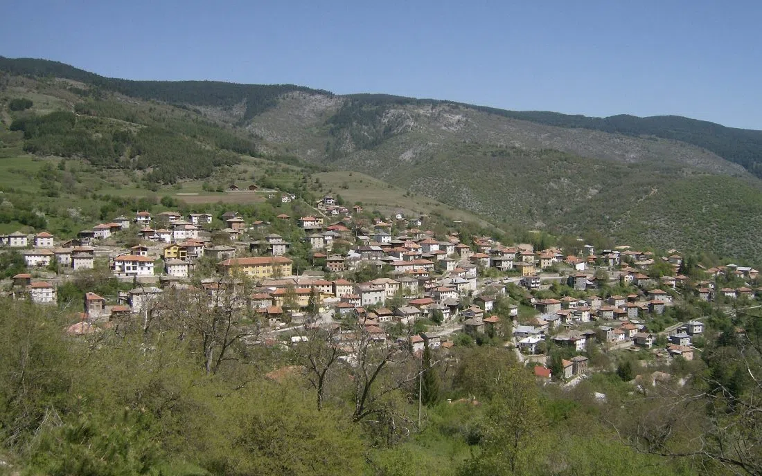 Село Орехово по зелените склонове на Родопите