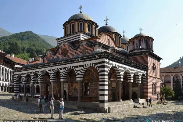 Куполите на съборната църква в Рилския манастир