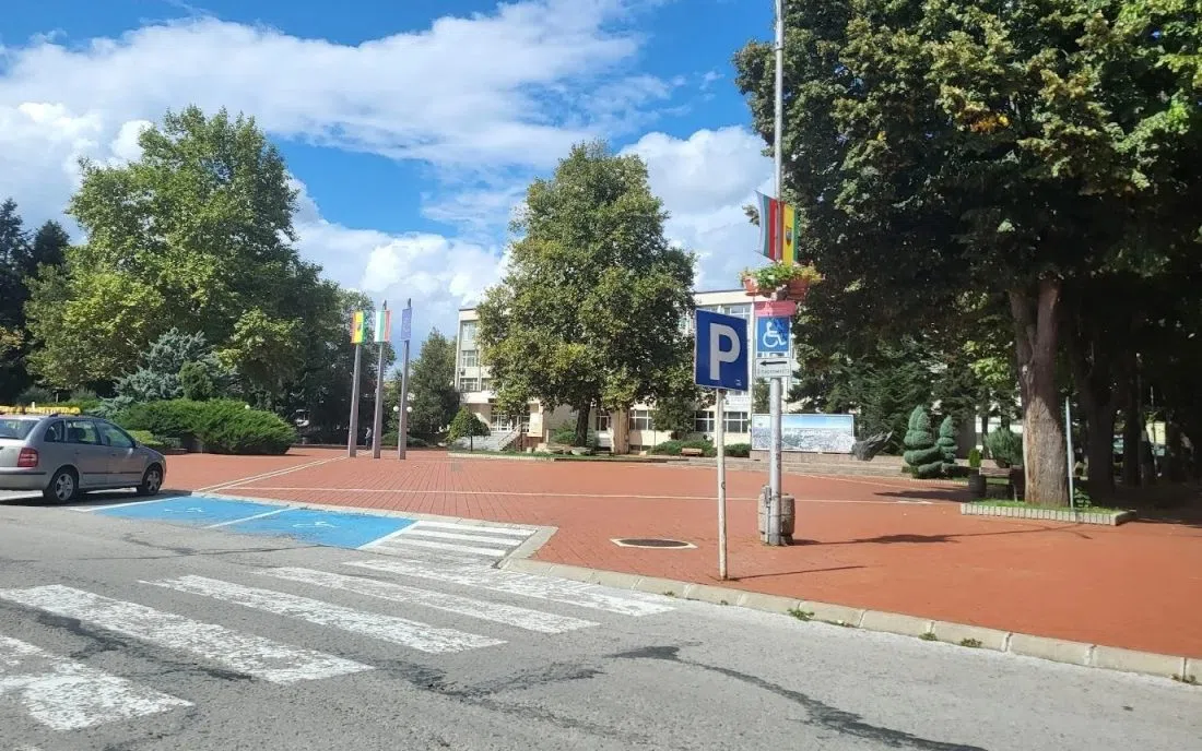 Централният площад на Генерал Тошево