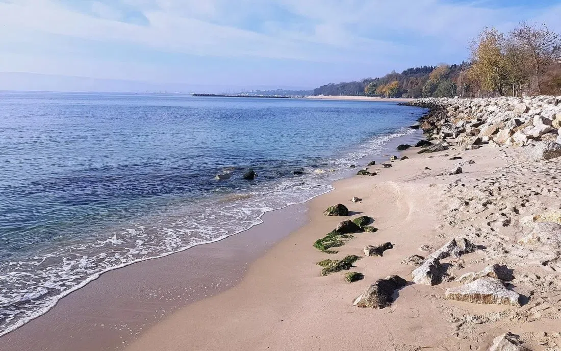 Плаж под Морската градина във Варна