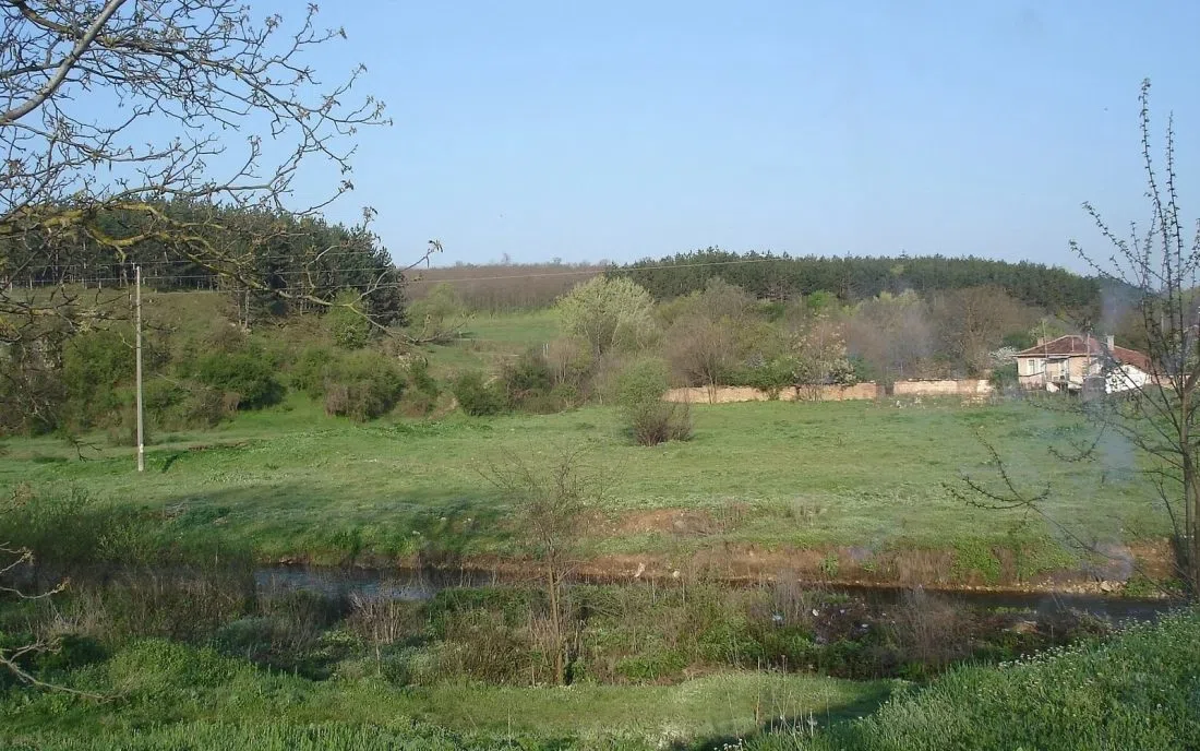 Ливади и вода край село Медово в община Братя Даскалови