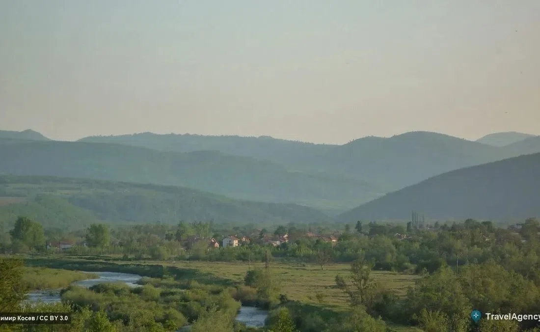 Река Вит в предбалканската долина край Дерманци