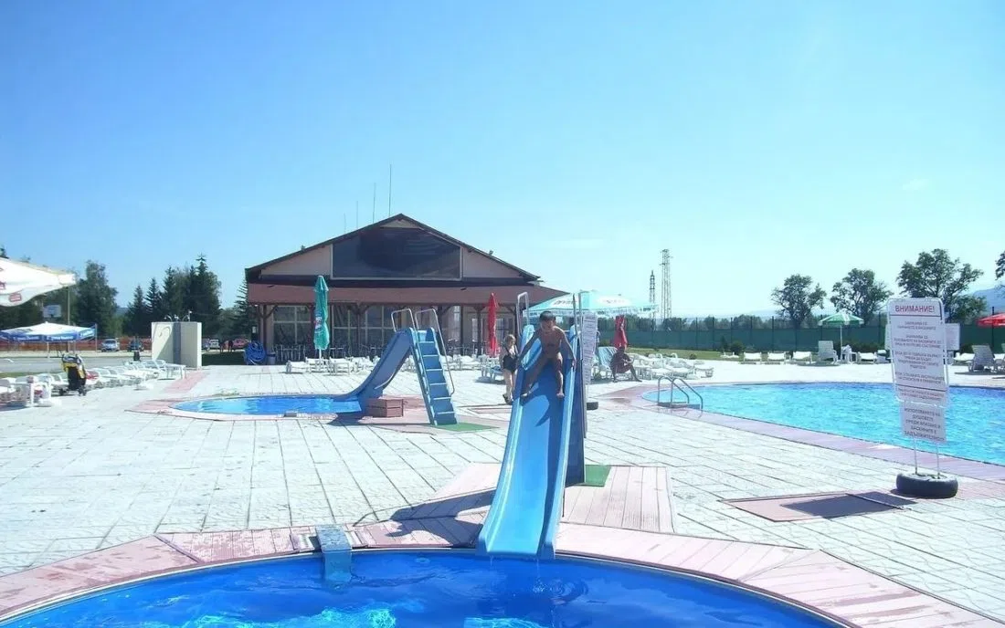 Минералните бани край Белчин