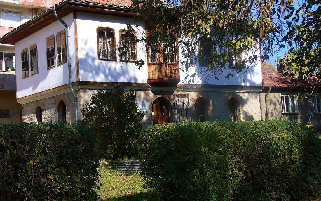 Двуетажна възрожденска къща на градския музей в Брезник
