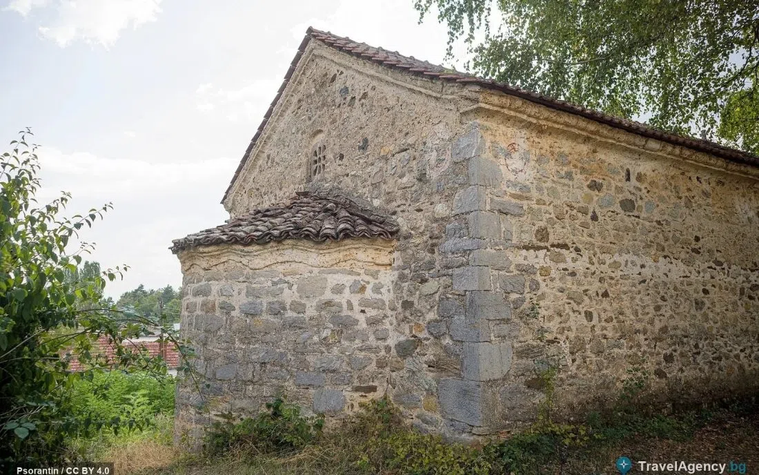 Стара каменна църква Свети Георги в македонско село