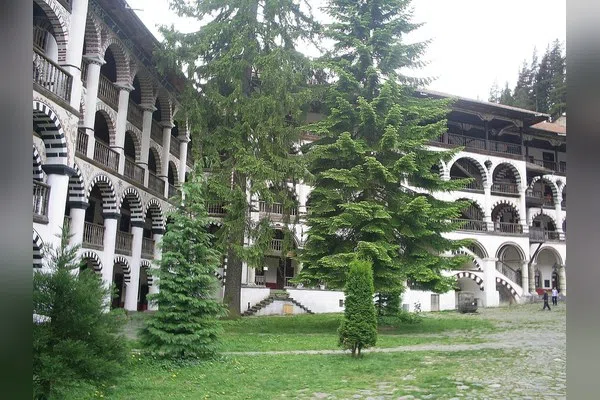 България