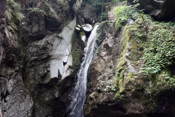 Костенският водопад край Долна баня