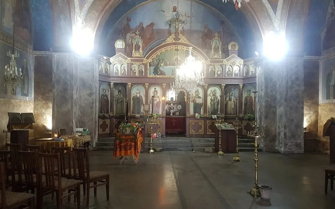 Иконостасът на църквата Свети Илия в Дорково
