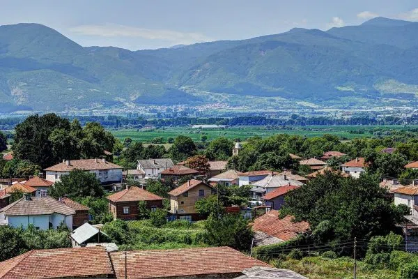 Гърмен в подножието на планината