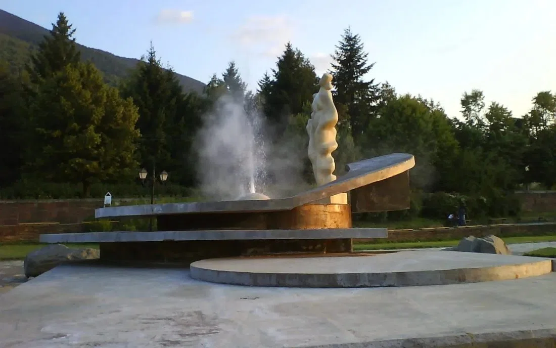 Гейзерът в Сапарева баня край Крайници