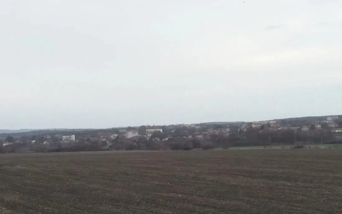 Болярово отвъд нивите