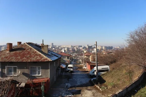 Изглед към центъра на Добрич над покривите на стария град