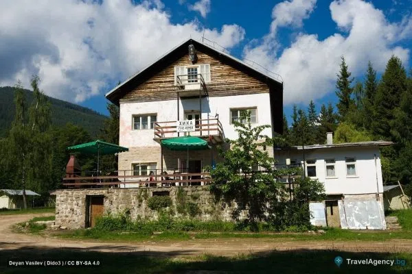 Каменна къща с чардак