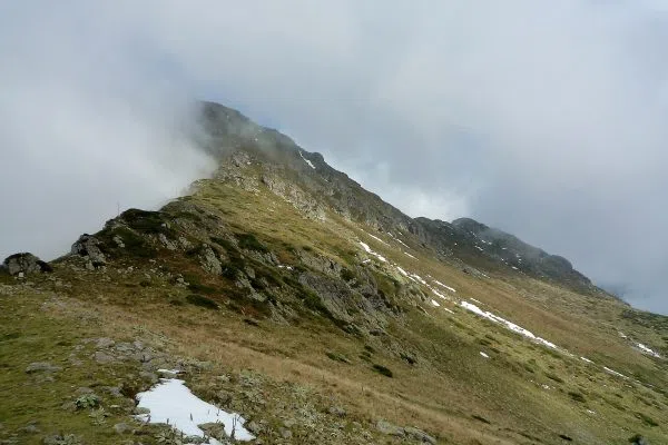 Гледка към Водопад Скока, село Калейца