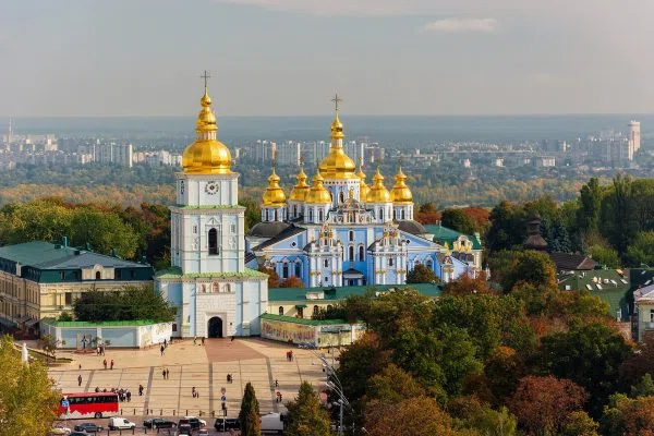 Природа и архитектура в Украйна
