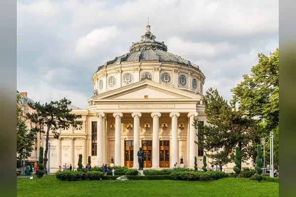 Букурещ