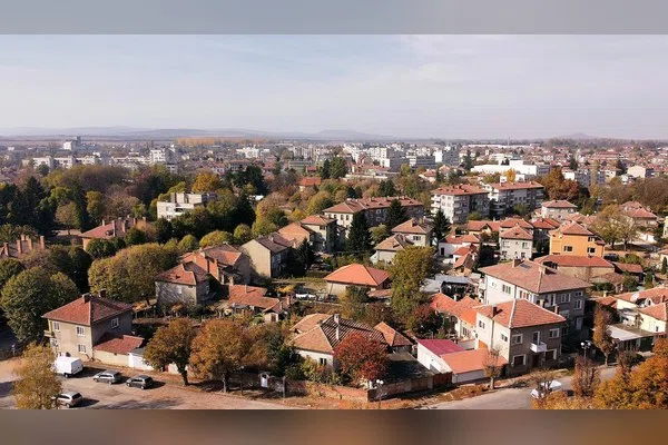 Павликени